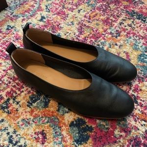 Everlane day glove black flats